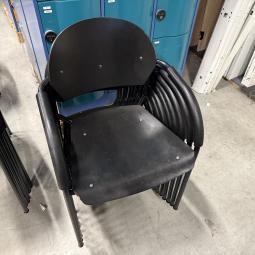  - partij VDS (van der  Sluis) stapelstoelen met stevig stalen frame met houten zit en rug met div gebruikssporen (113)