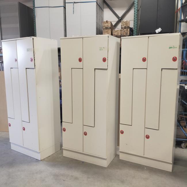  - partij Oostwoud witte metalen Z-lockerkasten kledinglockers 4-deurs 195x80x50 cm met nieuww sloten eurolocks (10)