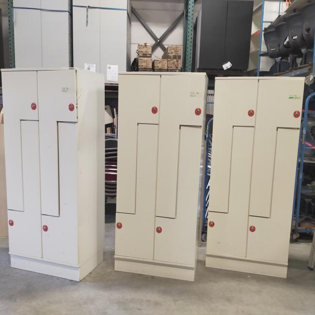  - partij Oostwoud witte metalen Z-lockerkasten kledinglockers 4-deurs 195x80x50 cm met nieuww sloten eurolocks (11)