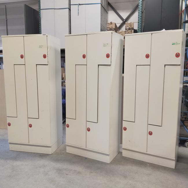  - partij Oostwoud witte metalen Z-lockerkasten kledinglockers 4-deurs 195x80x50 cm met nieuww sloten eurolocks (12)