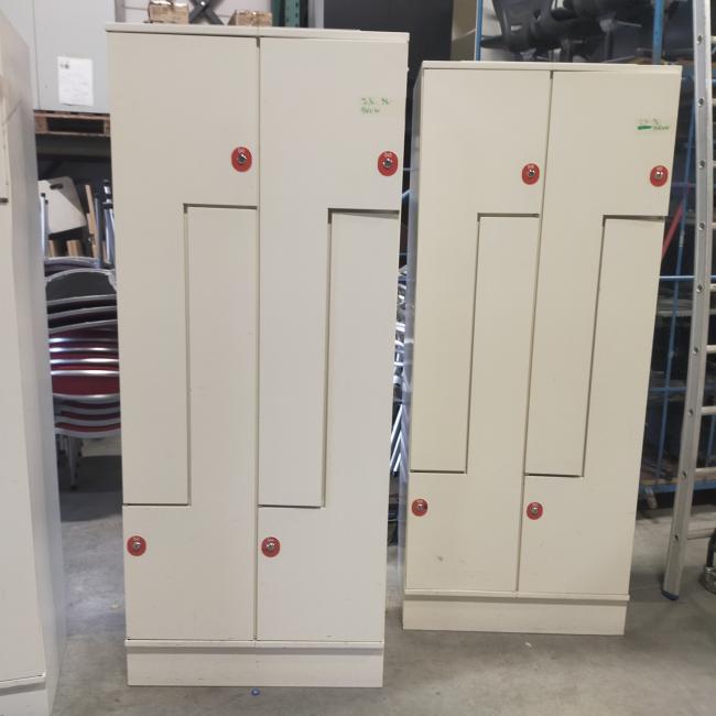  - partij Oostwoud witte metalen Z-lockerkasten kledinglockers 4-deurs 195x80x50 cm met nieuww sloten eurolocks (13)