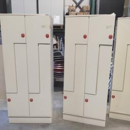  - partij Oostwoud witte metalen Z-lockerkasten kledinglockers 4-deurs 195x80x50 cm met nieuww sloten eurolocks (14)