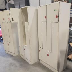  - partij Oostwoud witte metalen Z-lockerkasten kledinglockers 4-deurs 195x80x50 cm met nieuww sloten eurolocks (21)