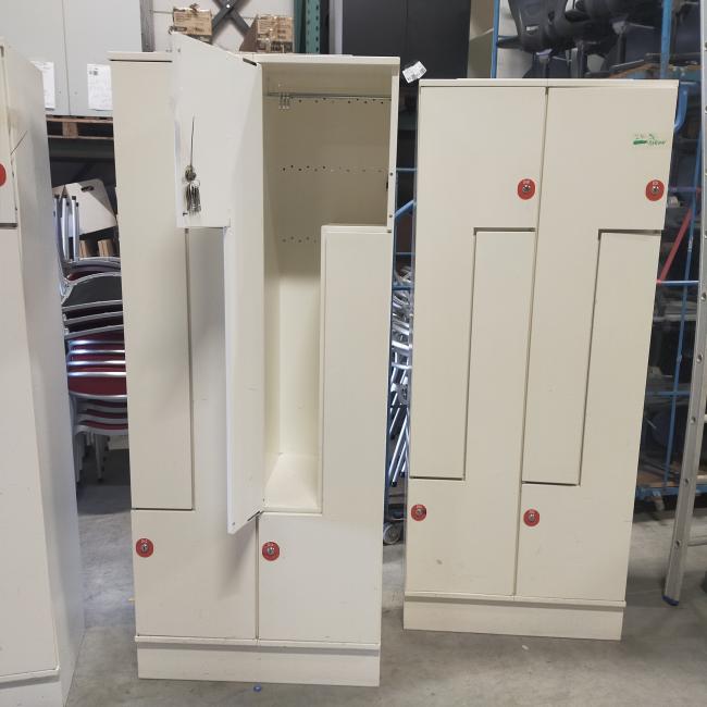  - partij Oostwoud witte metalen Z-lockerkasten kledinglockers 4-deurs 195x80x50 cm met nieuww sloten eurolocks (22)
