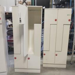  - partij Oostwoud witte metalen Z-lockerkasten kledinglockers 4-deurs 195x80x50 cm met nieuww sloten eurolocks (22)