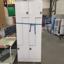 - partij Oostwoud witte metalen Z-lockerkasten kledinglockers 4-deurs 195x80x50 cm met nieuww sloten eurolocks (1)