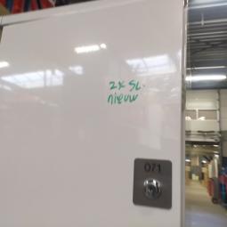  - partij Oostwoud witte metalen Z-lockerkasten kledinglockers 4-deurs 195x80x50 cm met nieuww sloten eurolocks (2)