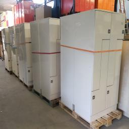  - partij Oostwoud witte metalen Z-lockerkasten kledinglockers 4-deurs 195x80x50 cm met nieuww sloten eurolocks (5)