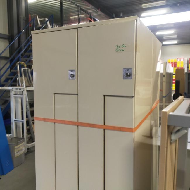  - partij Oostwoud witte metalen Z-lockerkasten kledinglockers 4-deurs 195x80x50 cm met nieuww sloten eurolocks (7)