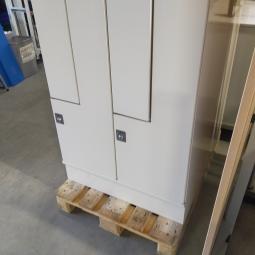  - partij Oostwoud witte metalen Z-lockerkasten kledinglockers 4-deurs 195x80x50 cm met nieuww sloten eurolocks (8)