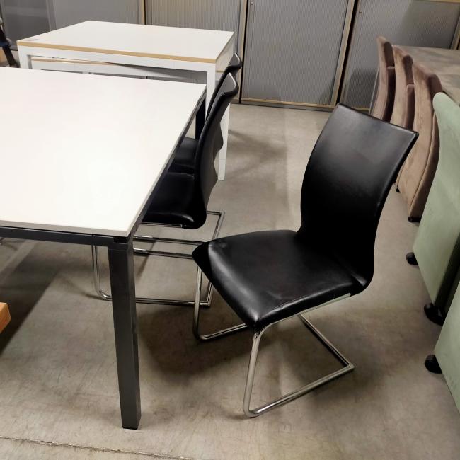  - partij goedkope sledestoelen eetkamerstoelen met zwart kunststleder bekleding (21)