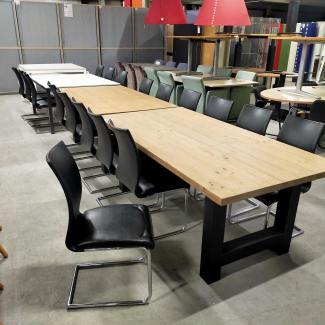  - partij goedkope sledestoelen eetkamerstoelen met zwart kunststleder bekleding (5)