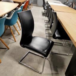  - partij goedkope sledestoelen eetkamerstoelen met zwart kunststleder bekleding (6)