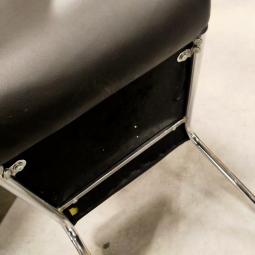  - partij goedkope sledestoelen eetkamerstoelen met zwart kunststleder bekleding (11)