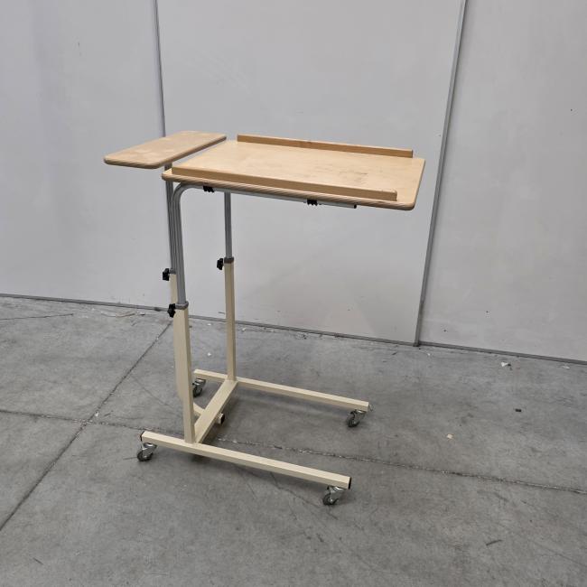  - bedtafel  rolstoel tafel afm 60x46 cm hoogte instelbaar van 65-106 cm tevens kantelbaar  (3)