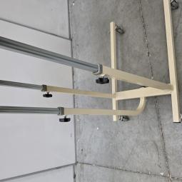  - bedtafel  rolstoel tafel afm 60x46 cm hoogte instelbaar van 65-106 cm tevens kantelbaar  (5)