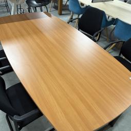  - 1x EROMES tafel kersenkleur bootvormig blad met gebrsporen  krasjes op het blad (7)