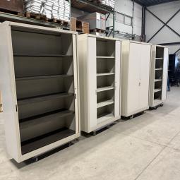  - 4x van blerk werkplaats garage kasten met roldeuren (10)