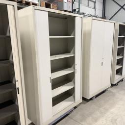  - 4x van blerk werkplaats garage kasten met roldeuren (11)