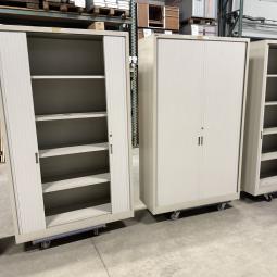  - 4x van blerk werkplaats garage kasten met roldeuren (13)