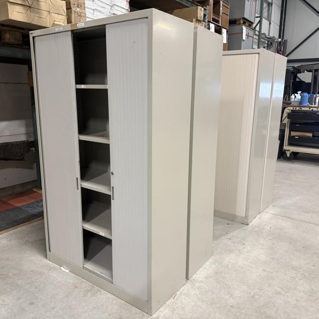  - 4x van blerk werkplaats garage kasten met roldeuren (14)