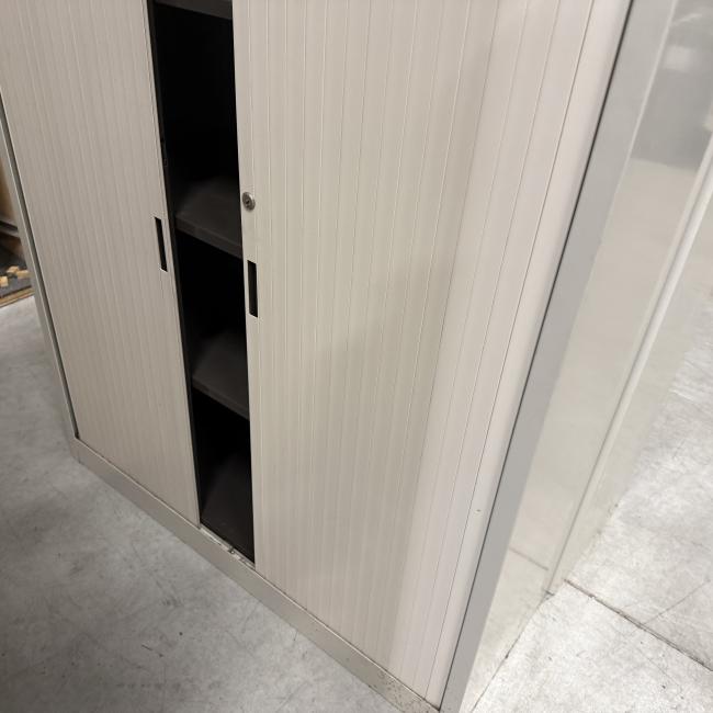  - 4x van blerk werkplaats garage kasten met roldeuren (27)