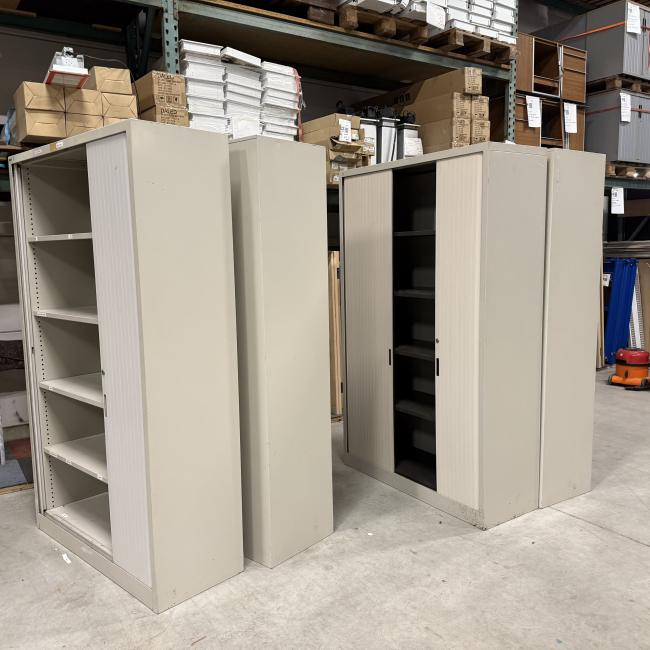  - 4x van blerk werkplaats garage kasten met roldeuren (1)