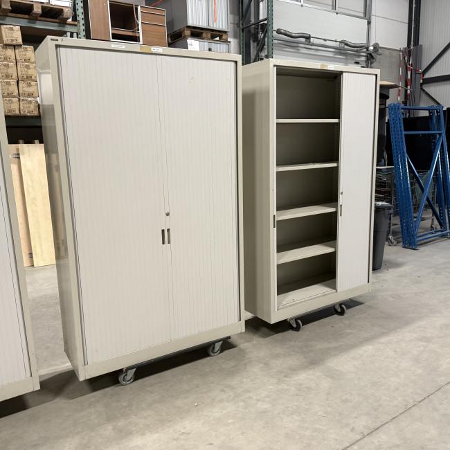  - 4x van blerk werkplaats garage kasten met roldeuren (9)