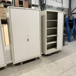  - 4x van blerk werkplaats garage kasten met roldeuren (9)