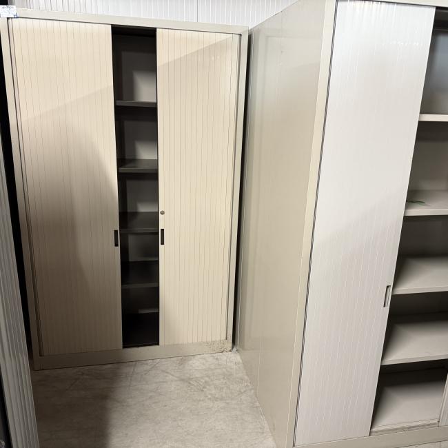  - 4x van blerk werkplaats garage kasten met roldeuren (57)