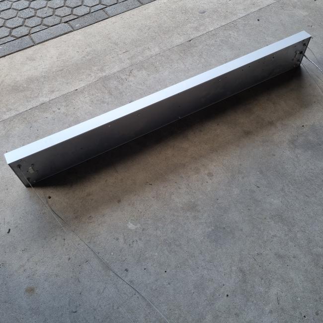  - hang tl lamp voor boven bureau afm 125x15x4,5 cm  75 cm kabel 28 watt (4)