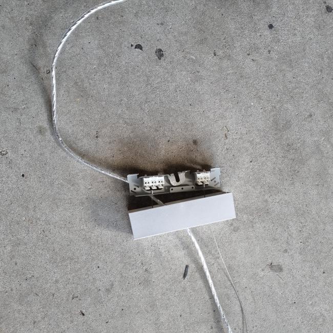  - hang tl lamp voor boven bureau afm 125x15x4,5 cm  75 cm kabel 28 watt (6)