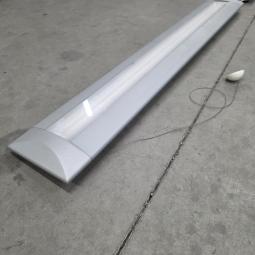  - lange 2-delige  hanglamp afm 2x130x20x5 cm  (1)