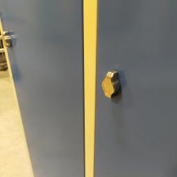  - LK869 12x 3-deurs extra brede deuren 185x120x50 cm 225,- per stuk ex (12)