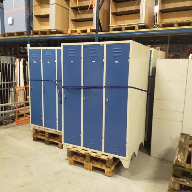  - LK869 12x 3-deurs extra brede deuren 185x120x50 cm 225,- per stuk ex (18)