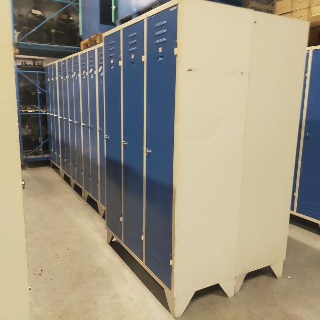  - LK869 12x 3-deurs extra brede deuren 185x120x50 cm 225,- per stuk ex (30)