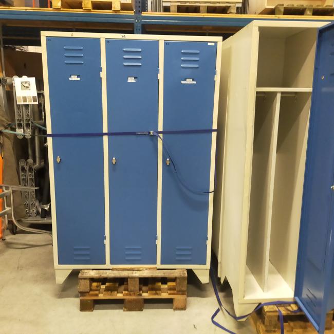  - LK869 12x 3-deurs extra brede deuren 185x120x50 cm 225,- per stuk ex (56)