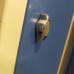  - 4x 2-deurs industriele retro vintage extra brede deuren 185x90x50 cm grijs blauw metaal 175,- per stuk ex (66)