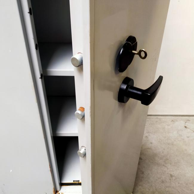  - 1x brandvertragende kluiskast met sleutel (3)