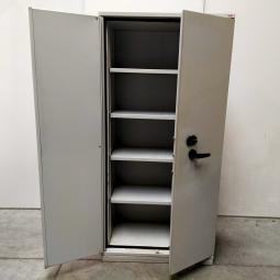  - 1x brandvertragende kluiskast met sleutel (8)