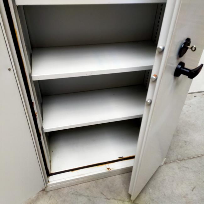  - 1x brandvertragende kluiskast met sleutel (9)