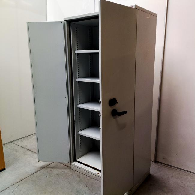  - 1x brandvertragende kluiskast met sleutel (13)