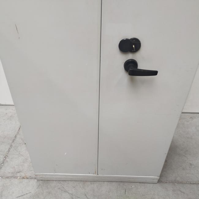  - 1x brandvertragende kluiskast met sleutel (18)