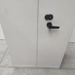  - 1x brandvertragende kluiskast met sleutel (18)