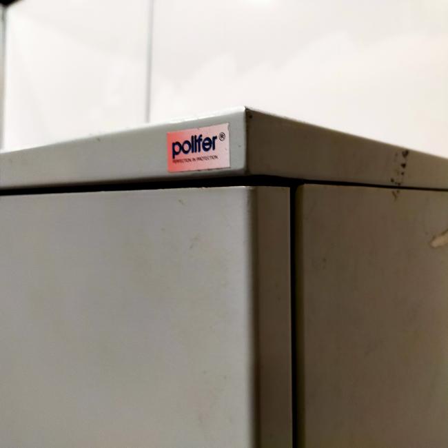  - 1x brandvertragende kluiskast met sleutel (19)