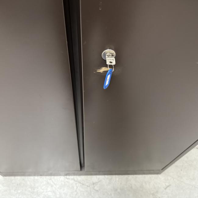  - 1x bruine stalen werkplaatskast (16)