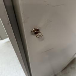  - 1x grijs 2-deurs ahrend werkplaats (12)