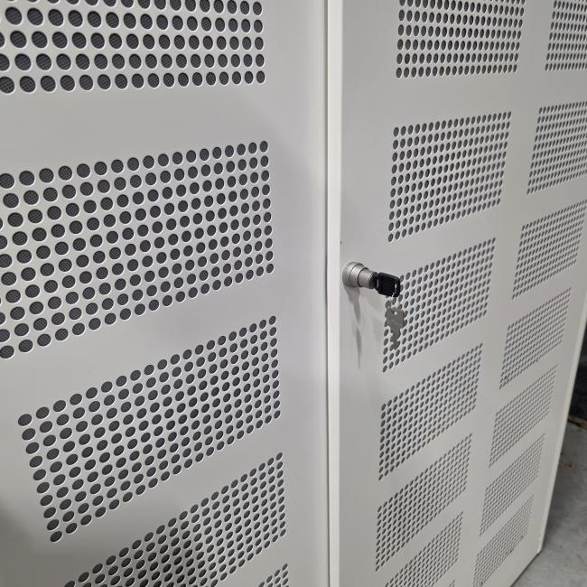  - 3X AKOESTISCHE SCHUIFDEURKAST AFM 160X45X195 HOOG  (5)