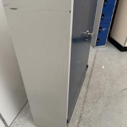  - ahrend zware degelijke stalen kast met heel veel schappen vakken (22)