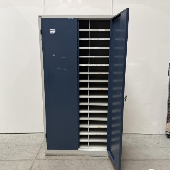  - ahrend zware degelijke stalen kast met heel veel schappen vakken (2)